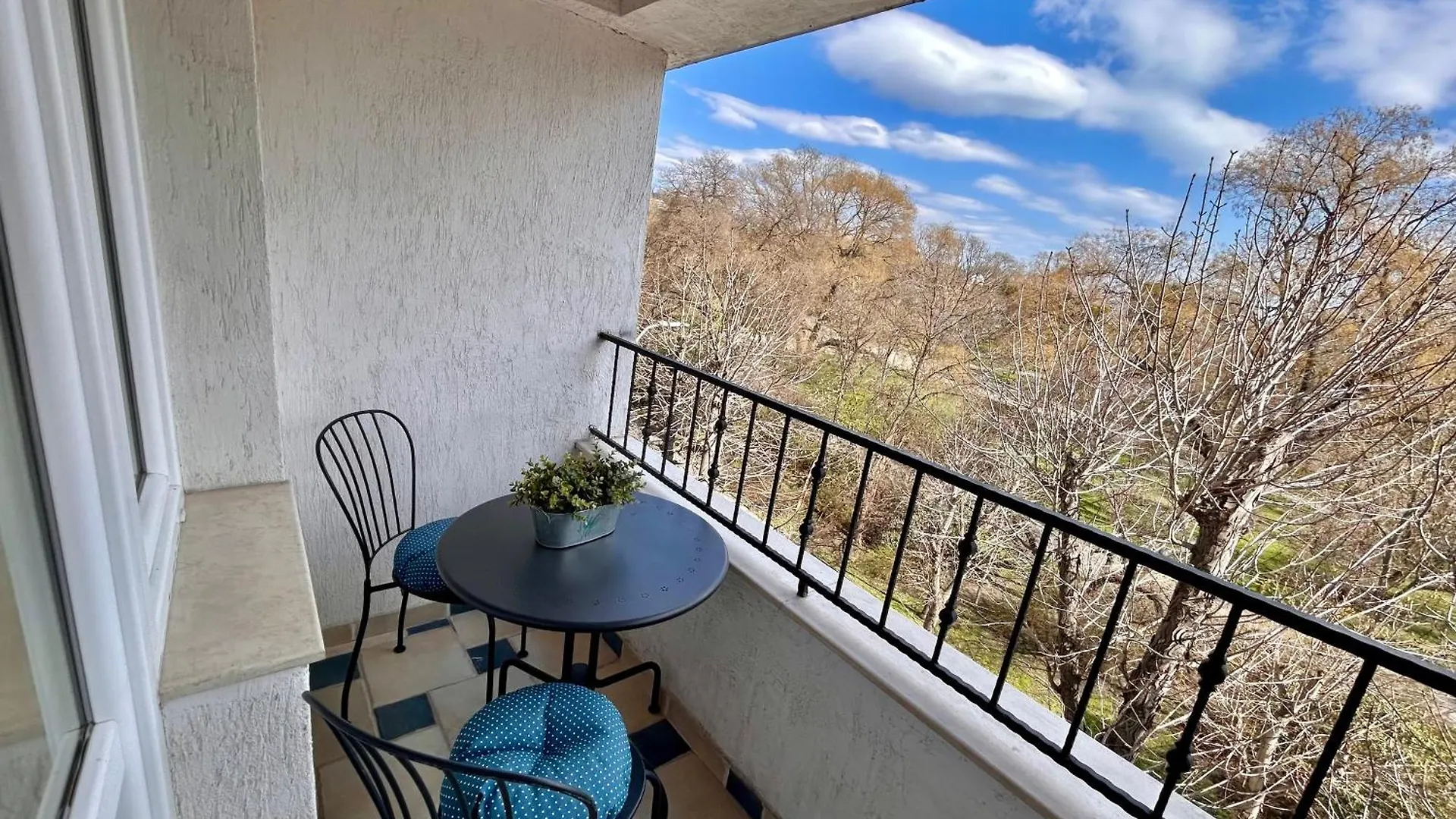 Sea Breeze L 2Bd Sea Garden Apartment Varna